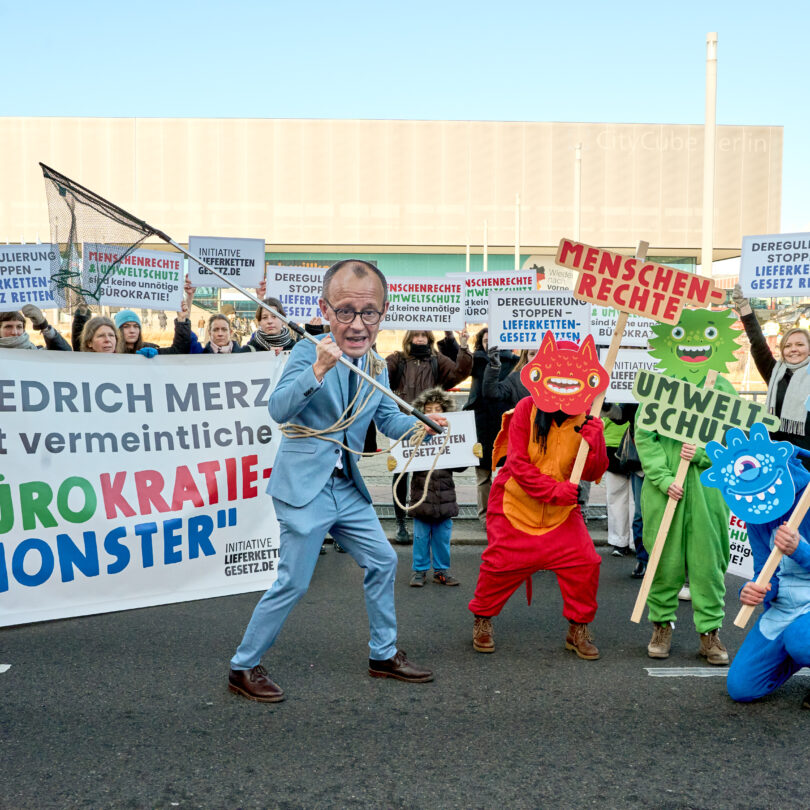 Protestaktion vor dem CDU-Parteitag – Menschenrechte, Umwelt- und Klimaschutz sind keine Bürokratie(-Monster)!