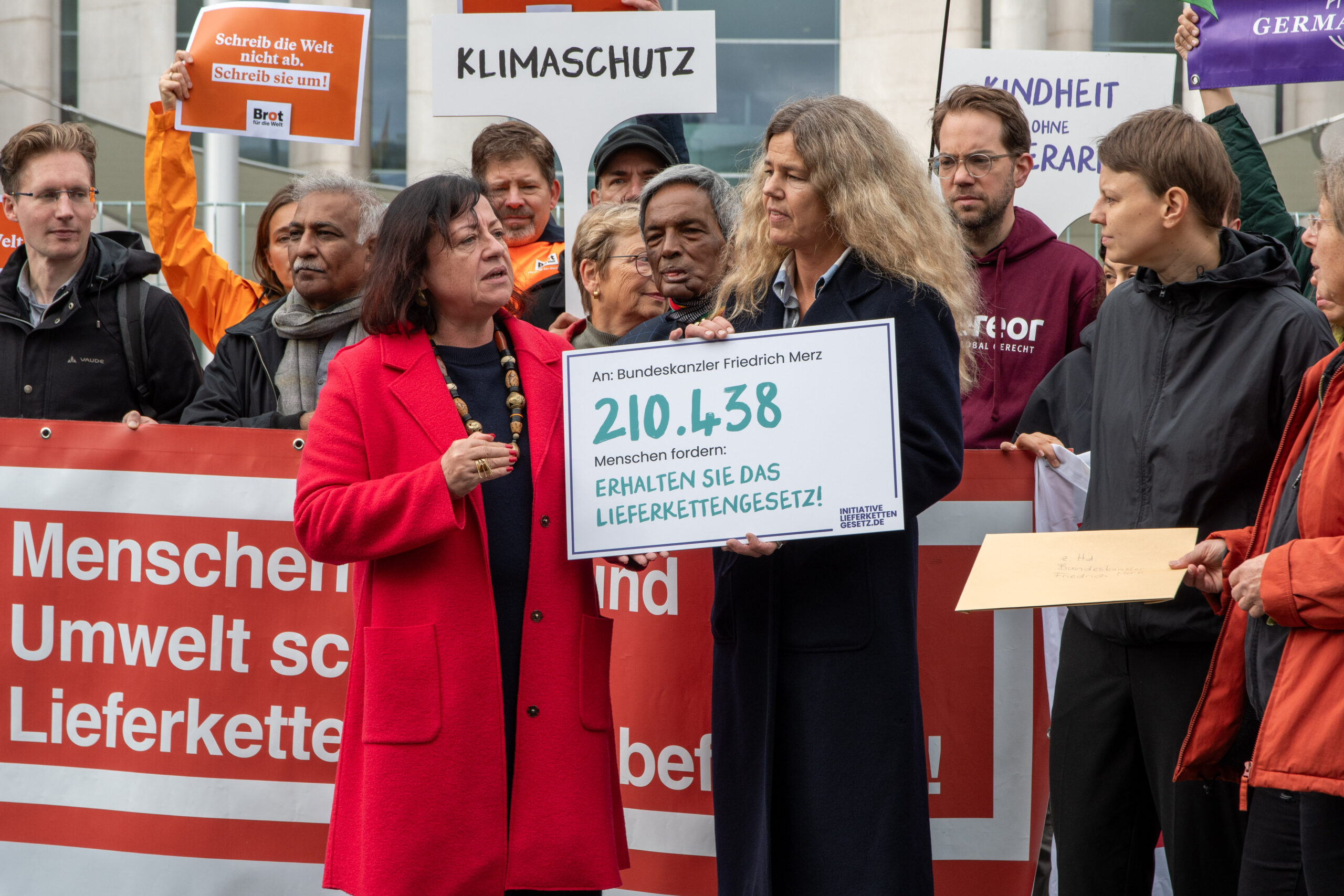 Bärbel Kofler übernimmt die Petition